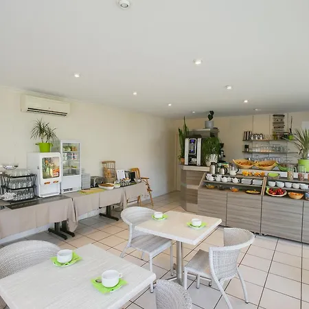 Logis La Forestiere Hotell 3*