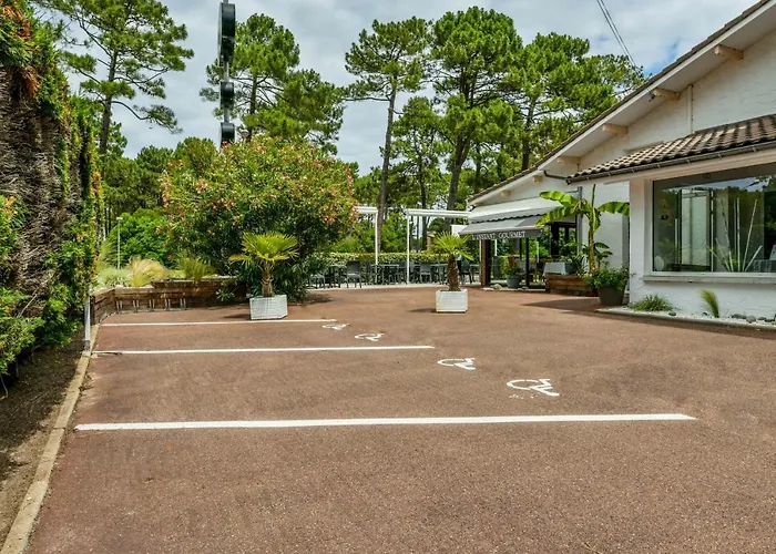 Logis La Forestiere Hotell