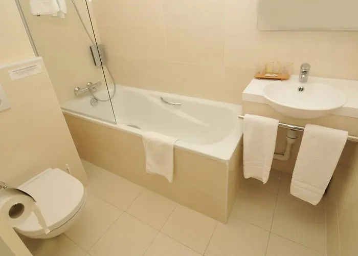 Hotel Logis La Forestiere 3*