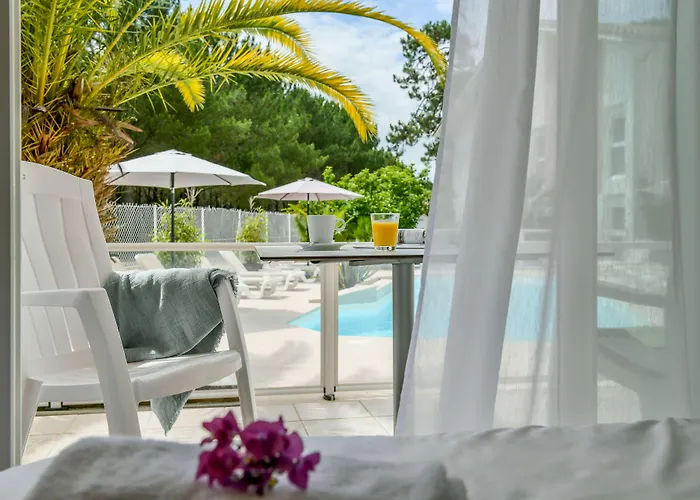 Logis La Forestiere Hotell 3*