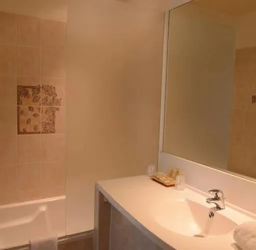 Hotel Logis La Forestiere 3*