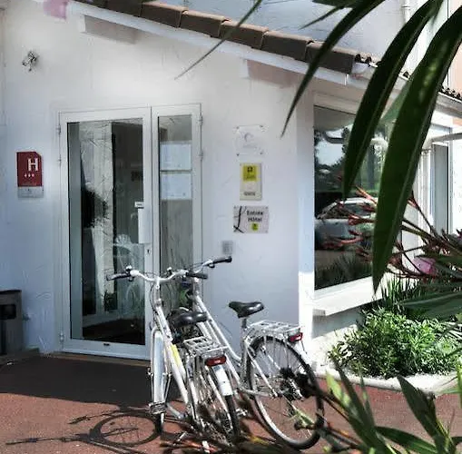 Logis La Forestiere Hotel 3*