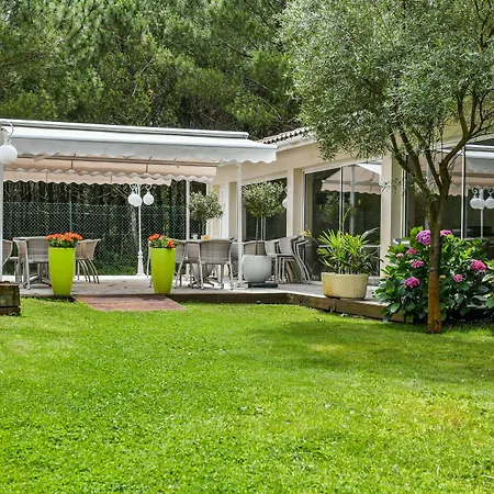 Отель Logis La Forestiere 3*