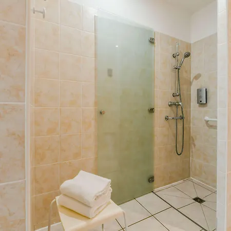 酒店 Logis La Forestiere 3*