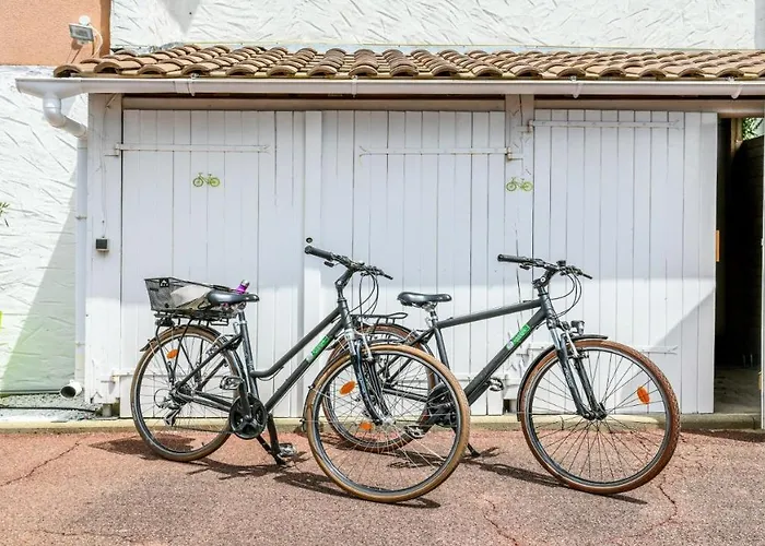 Logis La Forestiere بيسكاروس-بلاج