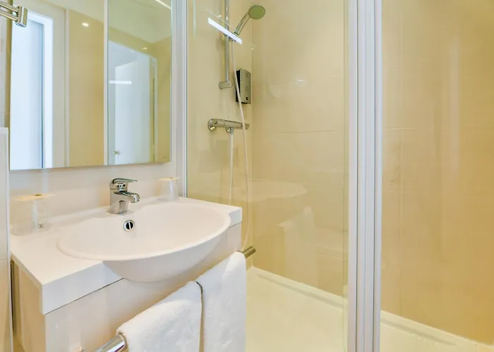 Logis La Forestiere بيسكاروس-بلاج