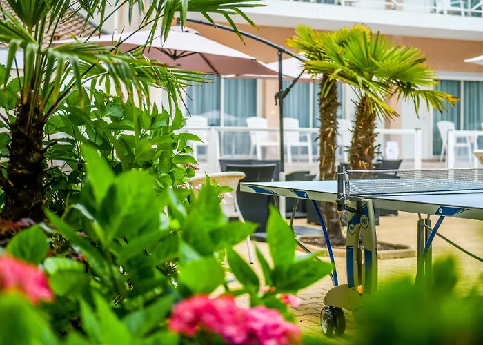 فندق Logis La Forestiere 3*