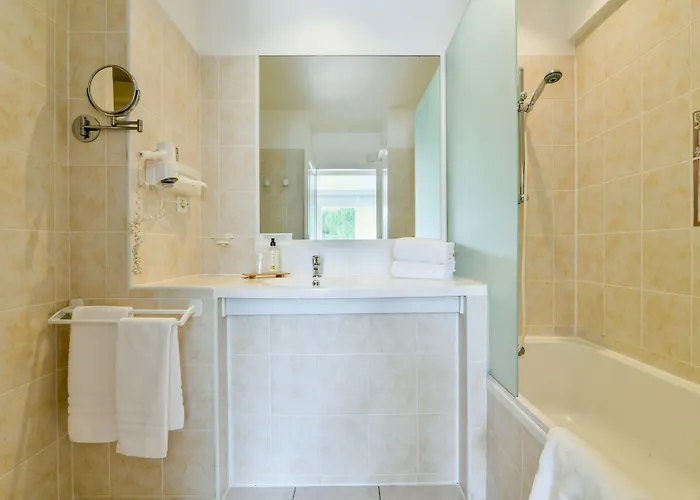 Logis La Forestiere فندق بيسكاروس-بلاج