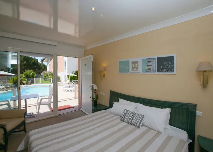 Отель Logis La Forestiere 3*