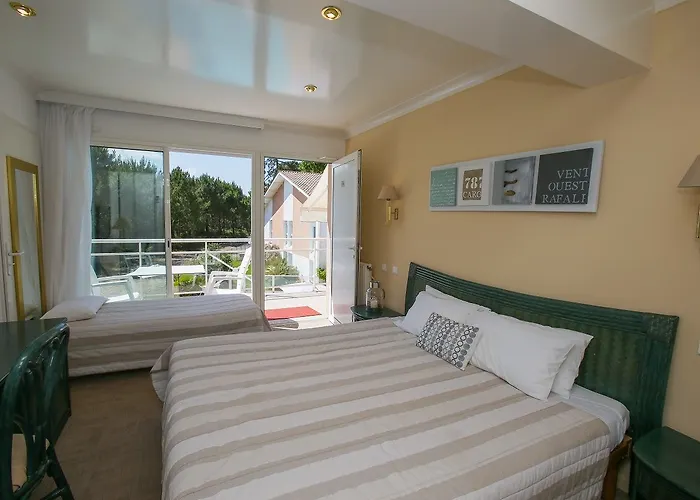 فندق Logis La Forestiere 3*