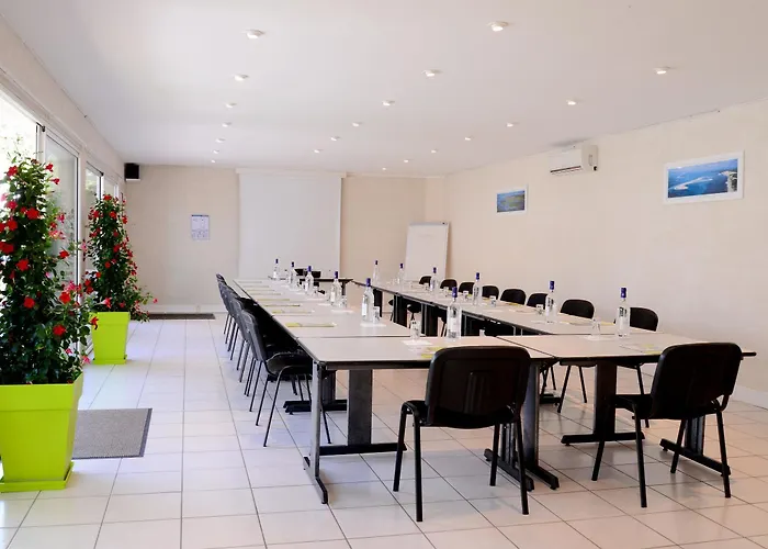 Logis La Forestiere 3* بيسكاروس-بلاج