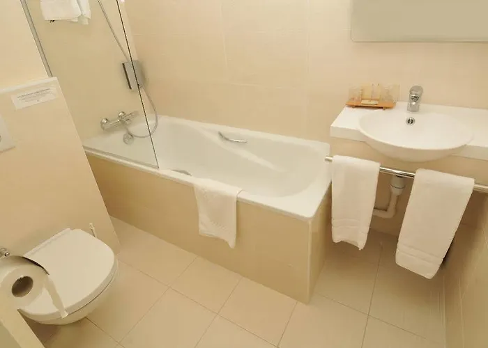 Logis La Forestiere بيسكاروس-بلاج