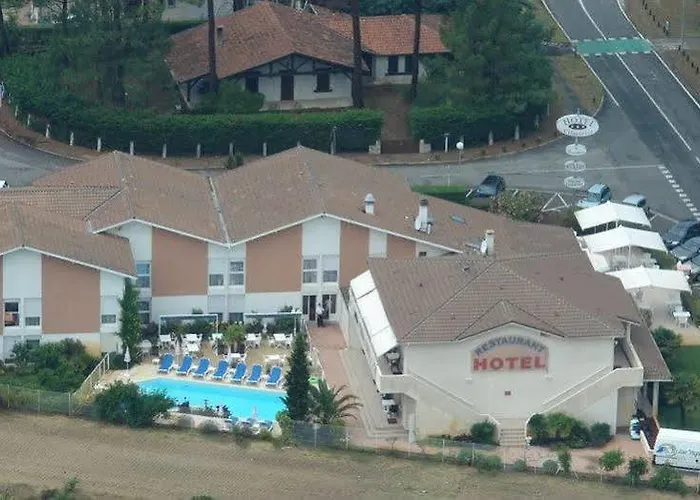 Logis La Forestiere 3* Бискаросс-Плаж