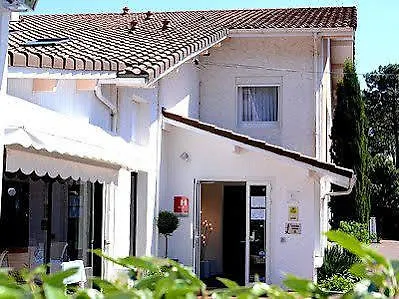 فندق Logis La Forestiere بيسكاروس-بلاج